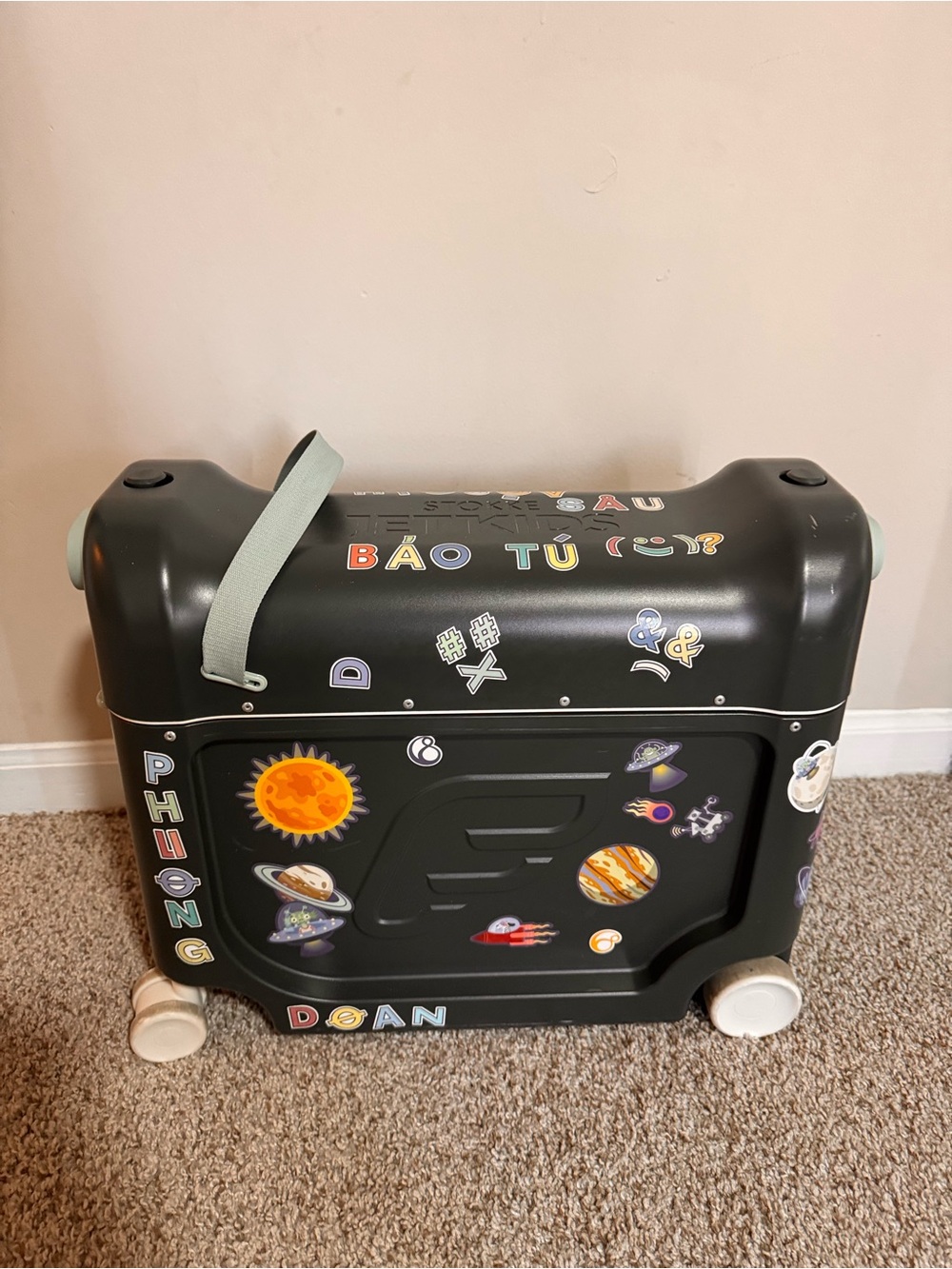 Stokke JetKids Bed Box - Ride-On Suitcase Luggage